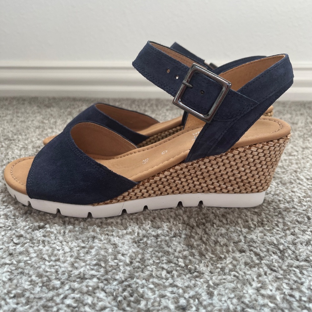 Gabor NEW navy suede wedge heel sandal with woven detail - Picture 3 of 6